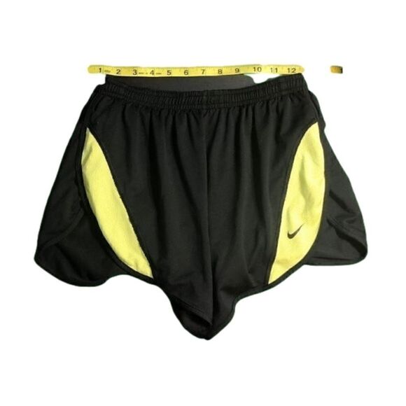 Nike shorts Kid’s LARGE  - Picture 1 of 8
